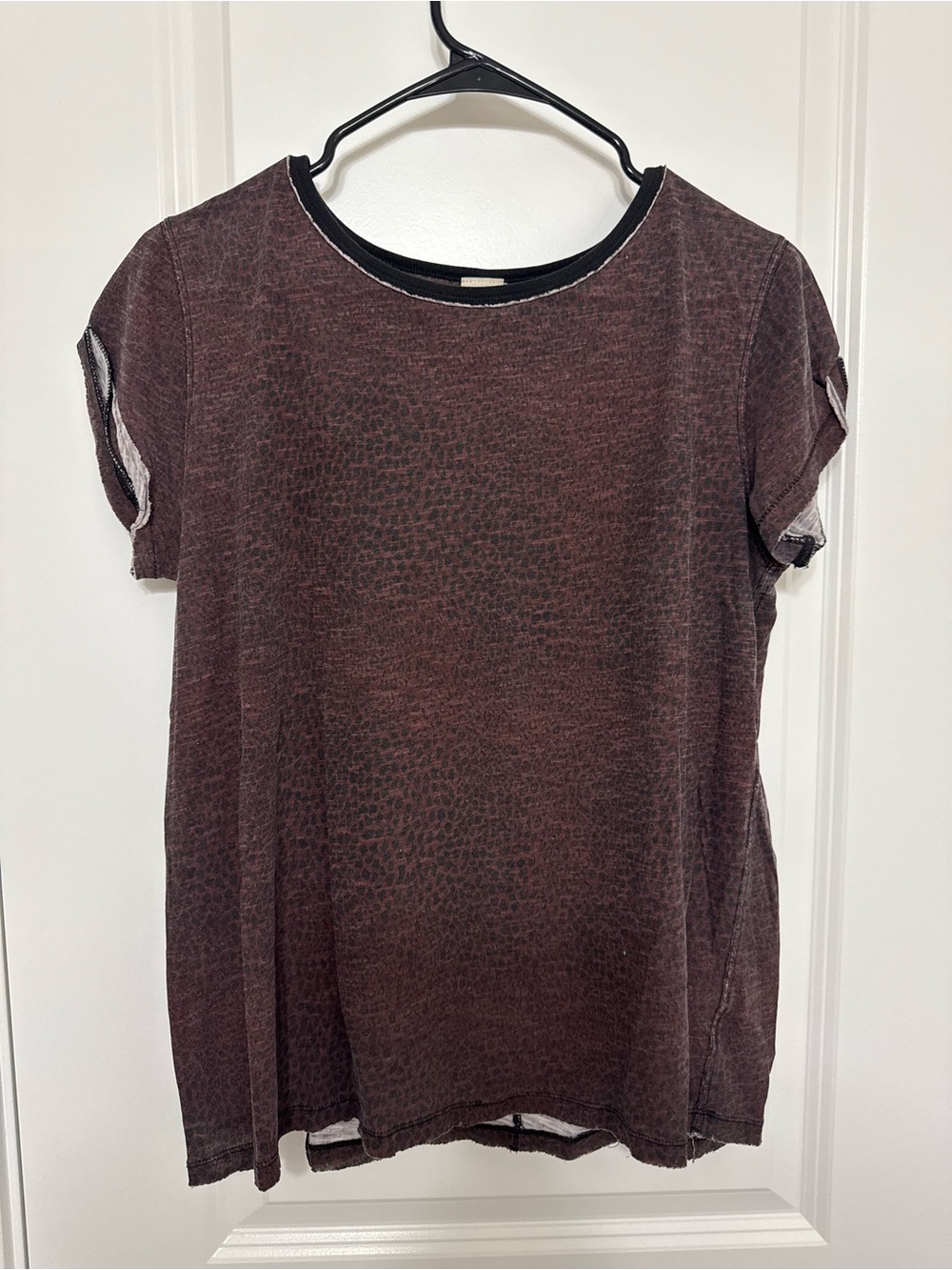 We The Free Dark Burgundy Cheetah Print Short Sleeve Size Large